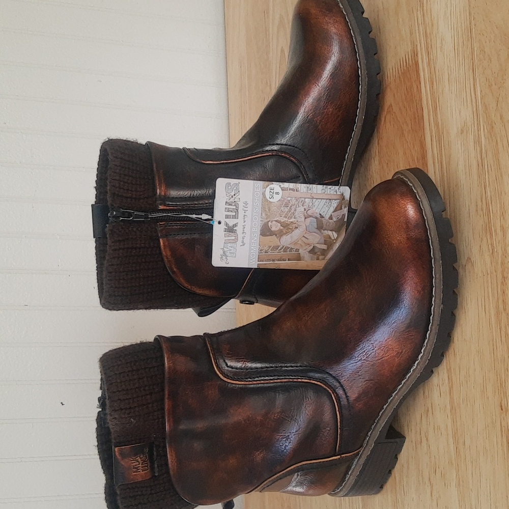 Muk Luks NWT Women's 8 Bobbi Copper Water Resistant Memory Foam Vegan Boots